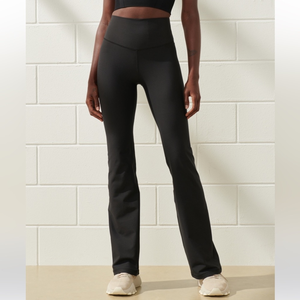 NWOT YPB SculptLUX Flare Leggings- Espresso- XS Short